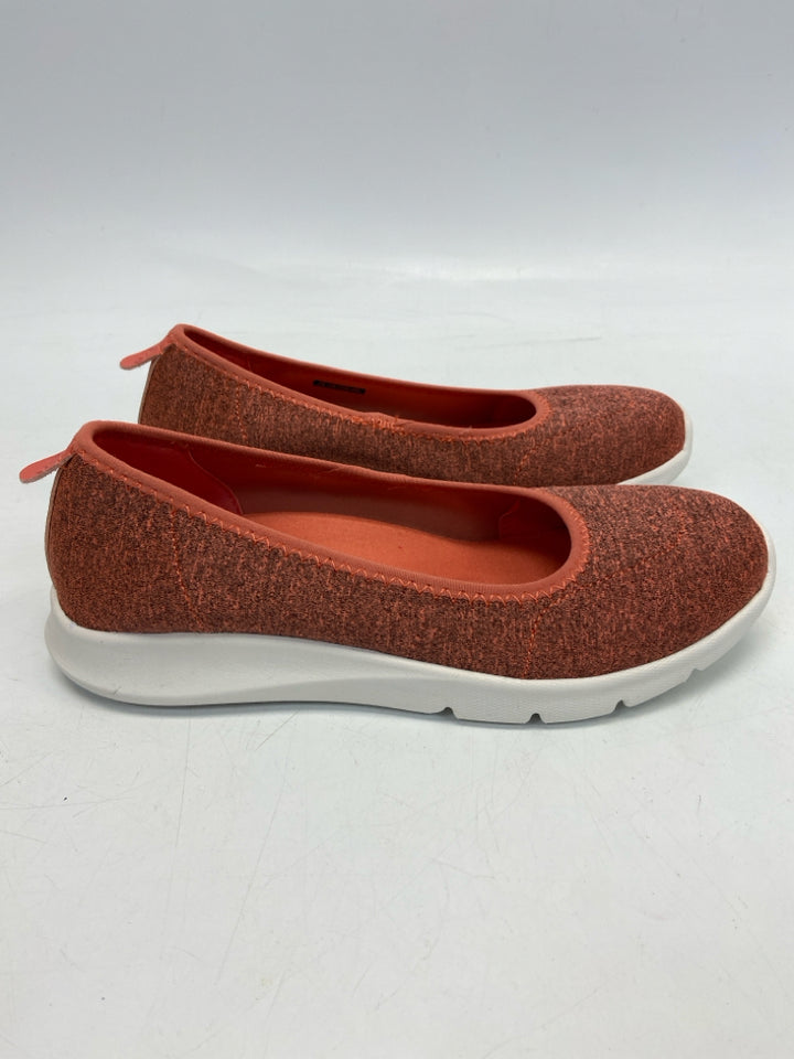 NWOT Spenco  Size 7 Coral Streaked Flats