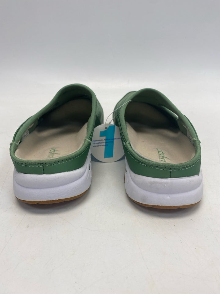 NWT Easy Spirit  Size 9 Green Neoprene Sneakers