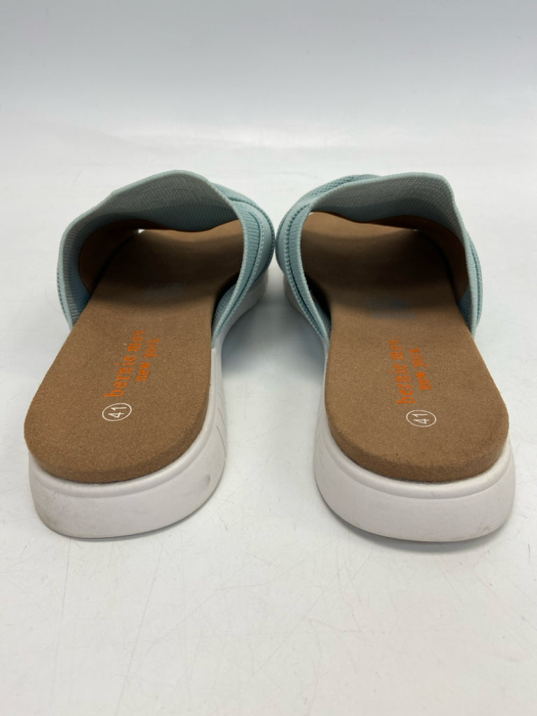 Bernie Mev  Size 41 Seafoam Knotted Knit Sandals