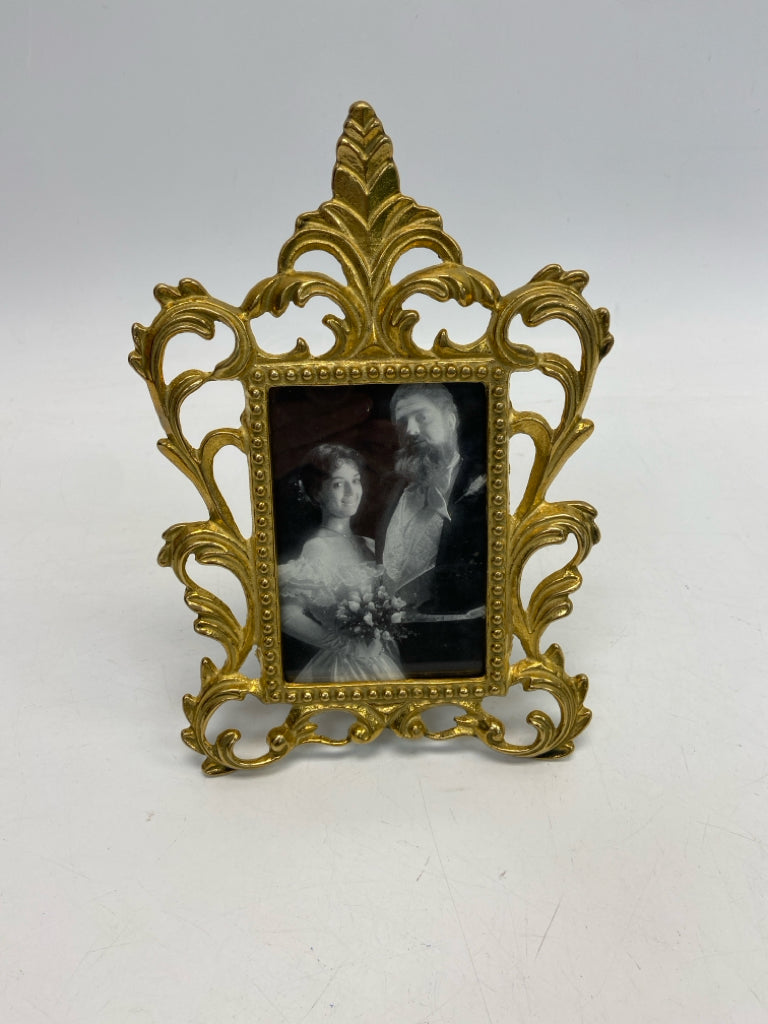 Andrea/Sadek Gold Swirl Metal Frame