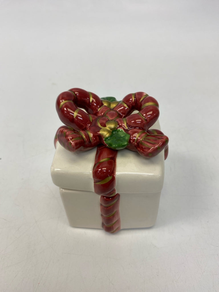 White Red Ceramic Christmas