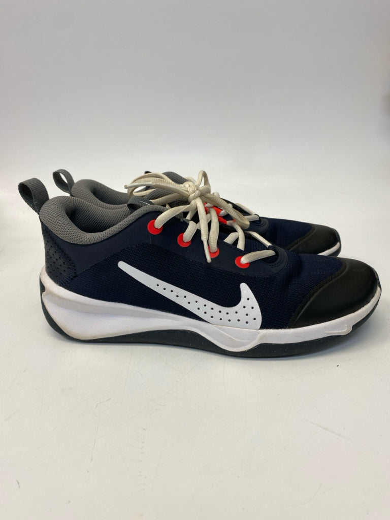Nike SIZE 6 Dark Navy Black/White Fabric Boy&