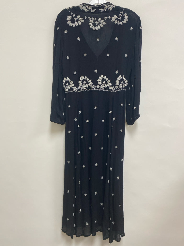 Free People Size L Black White Embroidered V Neck Ladies Dress