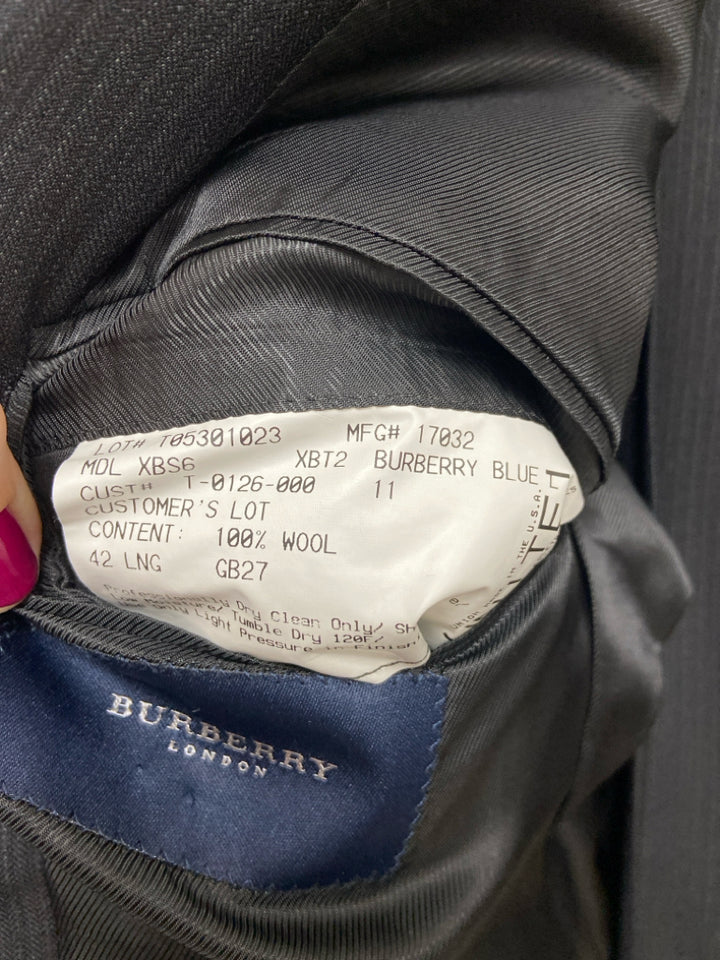 Burberry Size 42L Black Striped Wool Men&