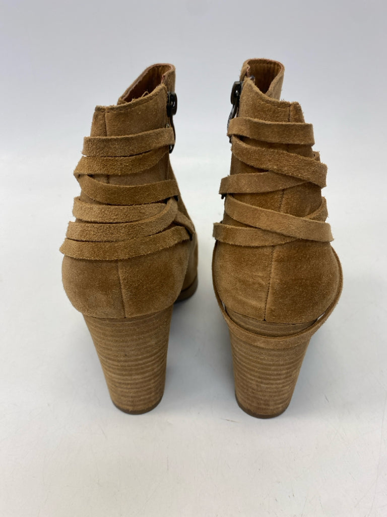 US Shoe Size 11 Brown Boots