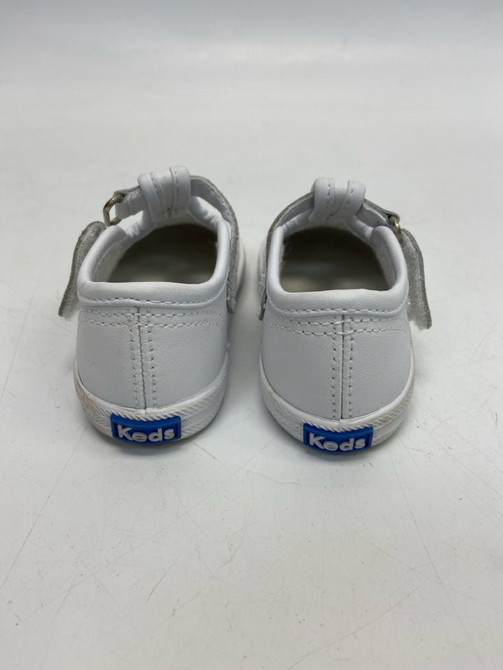 Keds SIZE 4 White Girl&