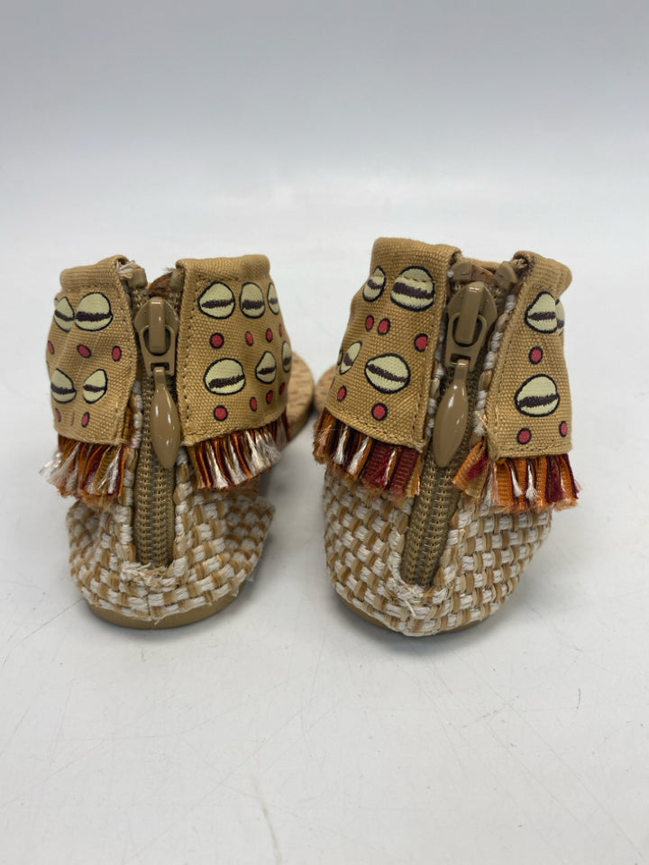 Disney SIZE 9/10 Brown Girl&