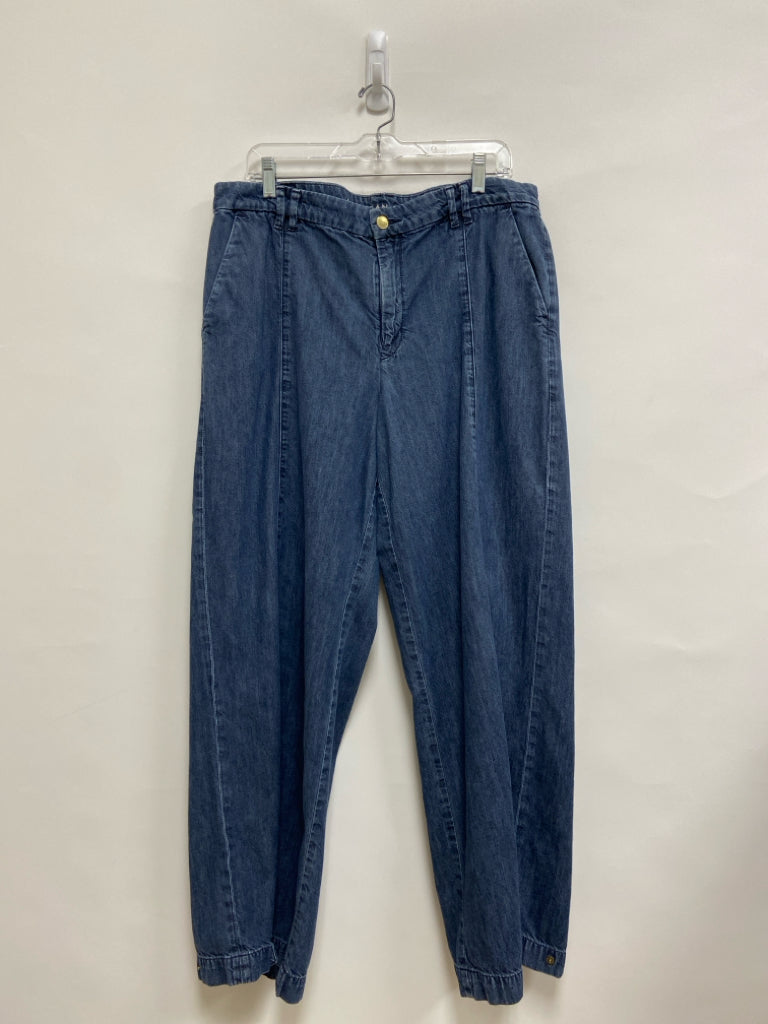 American Eagle Size 14 Faded Blue Wide Leg Ladies Jeans