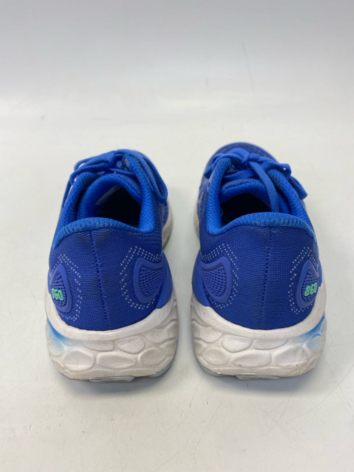 New Balance US Shoe Size 7.5 Blue Lace-up Sneakers