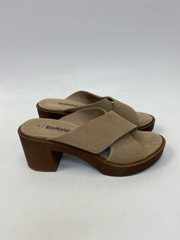 Size 7.5 Brown Sandals