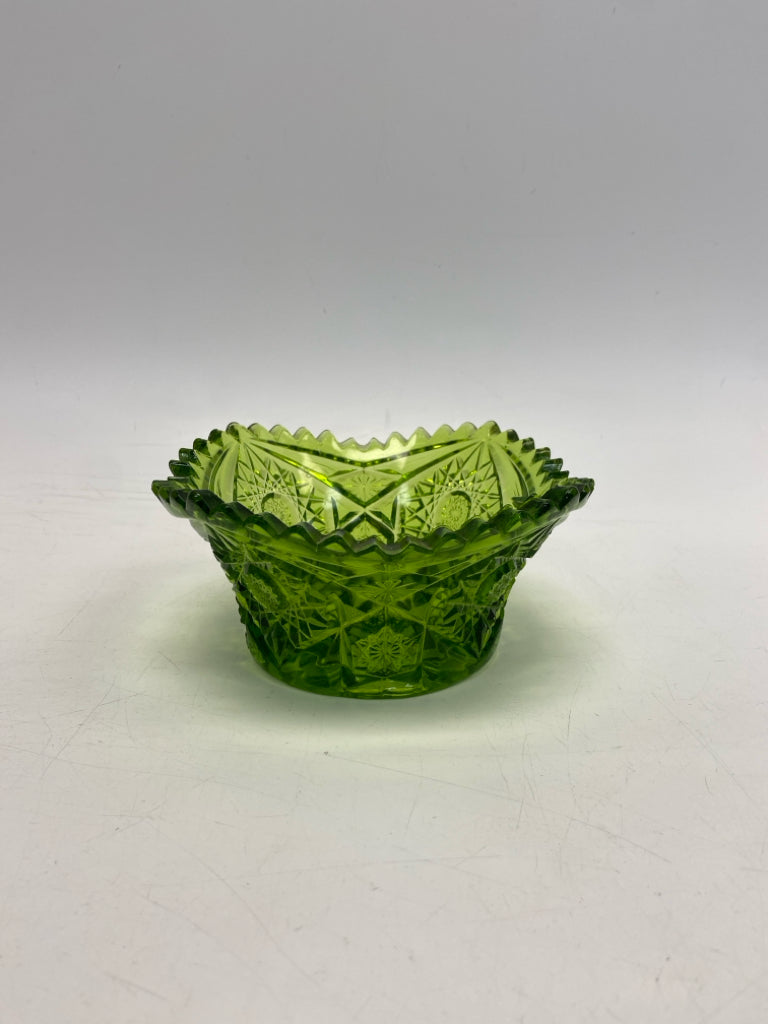 Green Stars Cut-Glass Bowl(s)