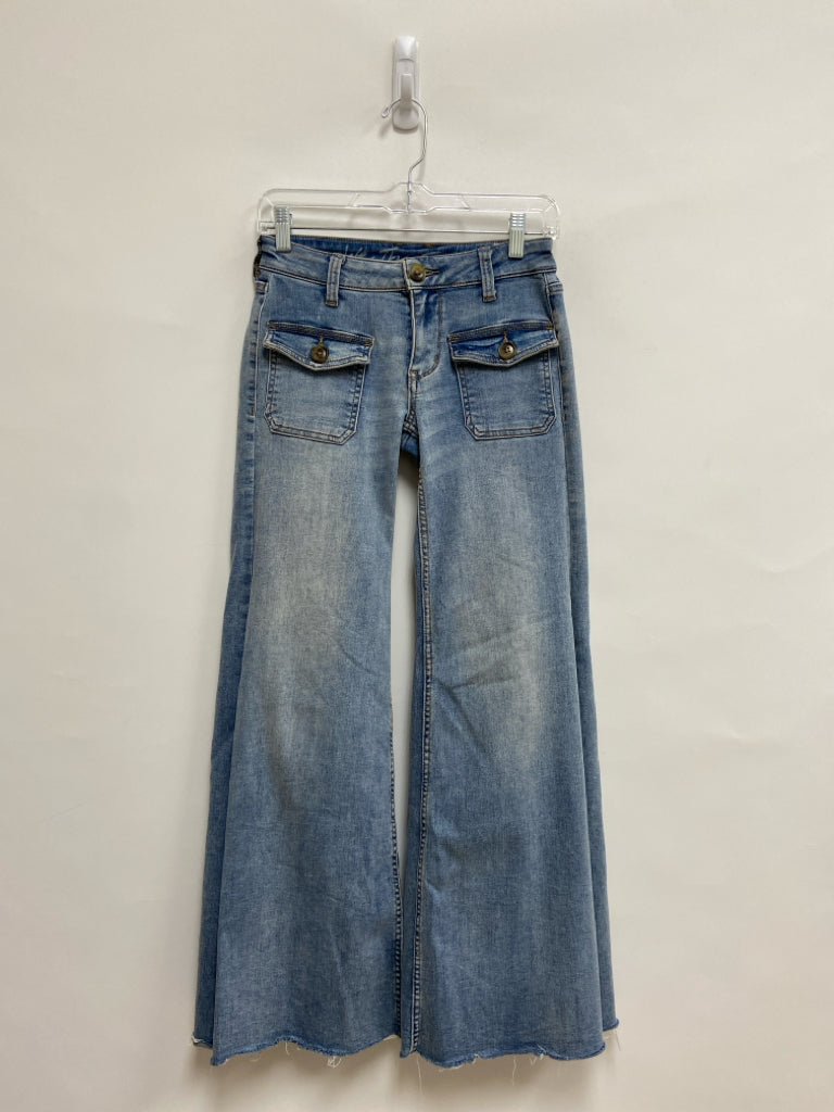 We The Free Size 24 Blue Denim Ladies Jeans