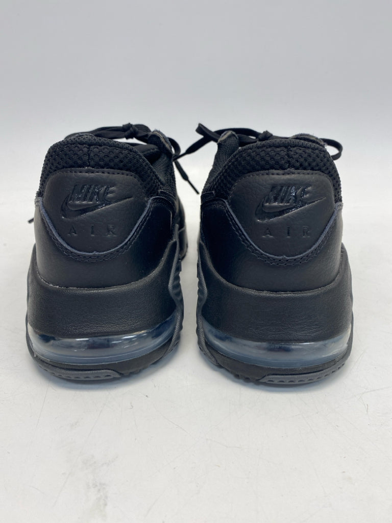 Nike Size 8.5 Black Lace-Up Men&