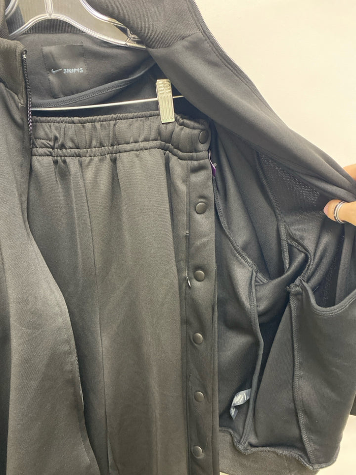 SKIMS Size XS Black Athletic 2pc
