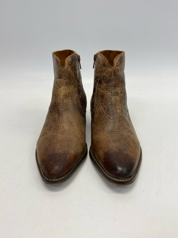 Diba True  Size 8.5 Brown Side Zipper Boots