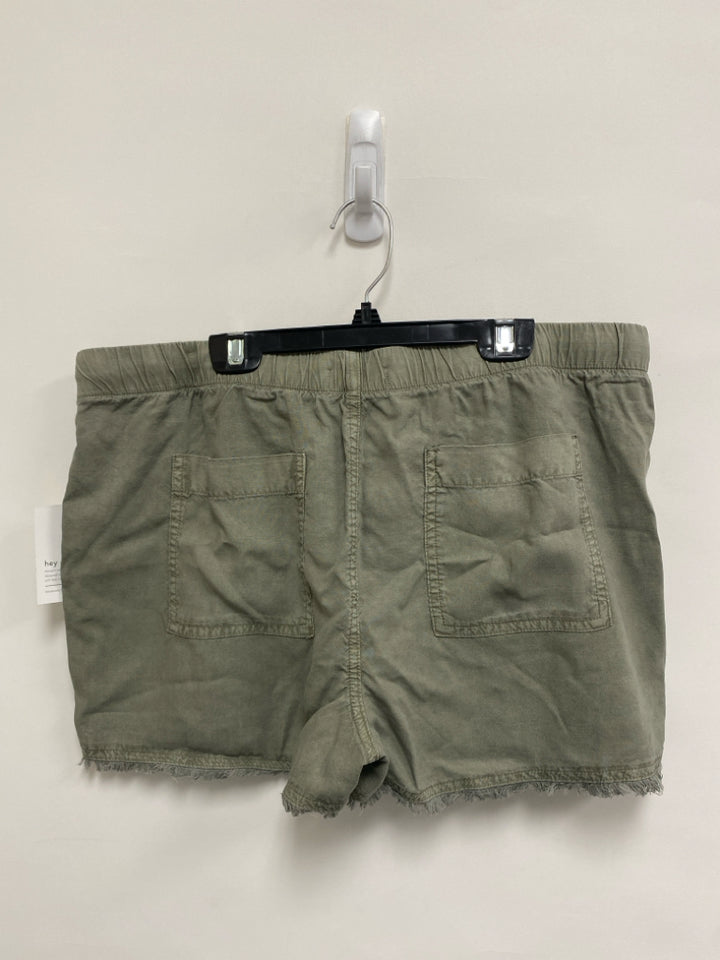 NWT bella dahl Size L Gray Fringe Pull-on Ladies Shorts