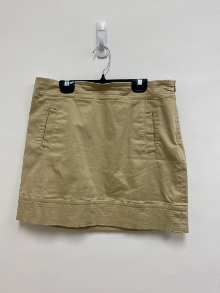 Vineyard Vines Size 8 Khaki Ladies Skirt