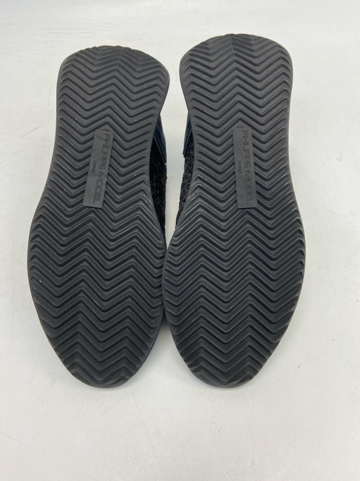 NWT Phillipe Model EU Shoe Size 39 US Shoe Size 8.5 Navy Black Lace-up Sneakers