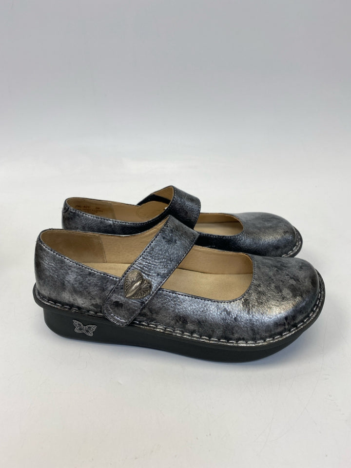 NWOT Alegria  Size 39 Gray Black Flats