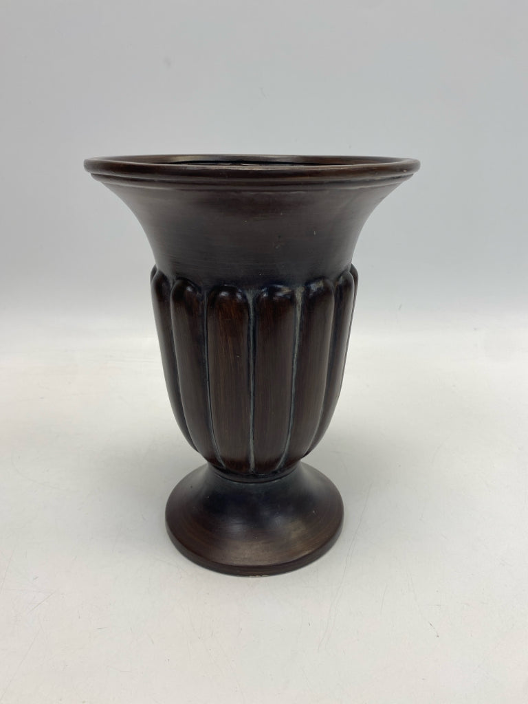 Dark Brown Ribbed Ceramic Planter