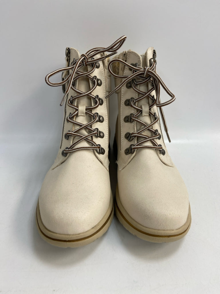 White Mountain US Shoe Size 10 Cream Side Zipper Boots