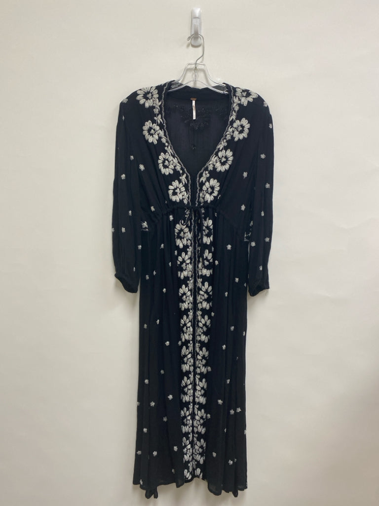Free People Size L Black White Embroidered V Neck Ladies Dress