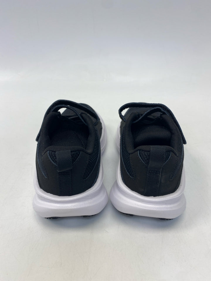 NWOT Under Armour SIZE 2 Black White Boy&