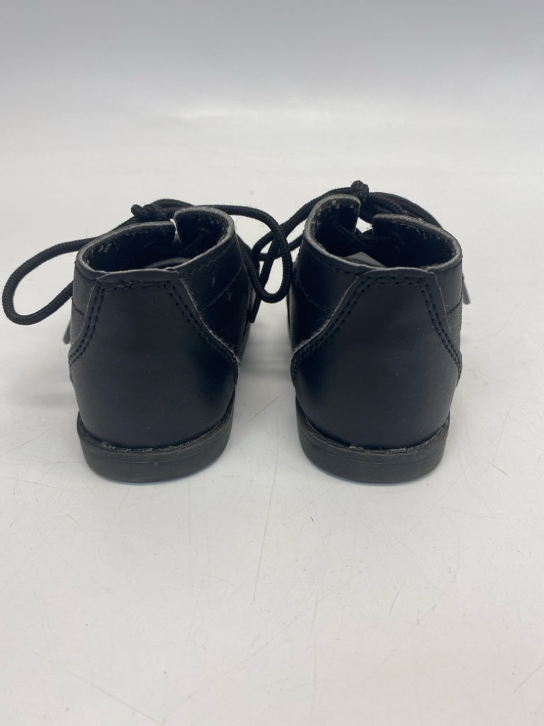 SIZE 5 Black Lace-Up Boy&
