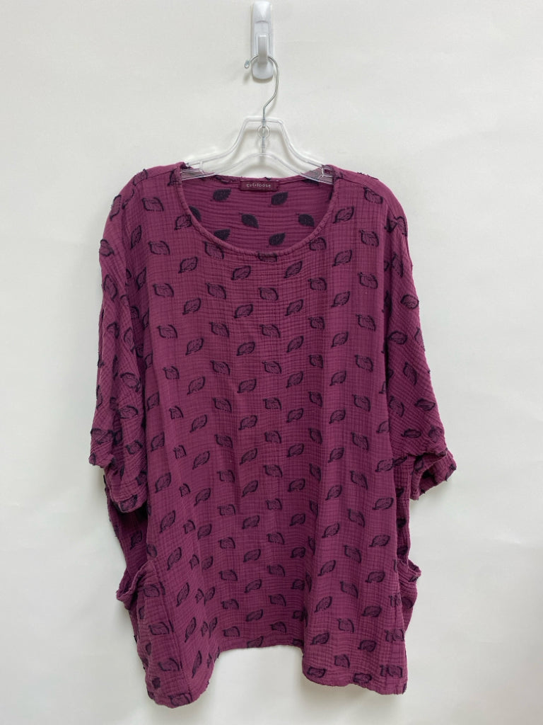 Cut Loose Size OSFM Plum Black Leaves Gauze Ladies Top
