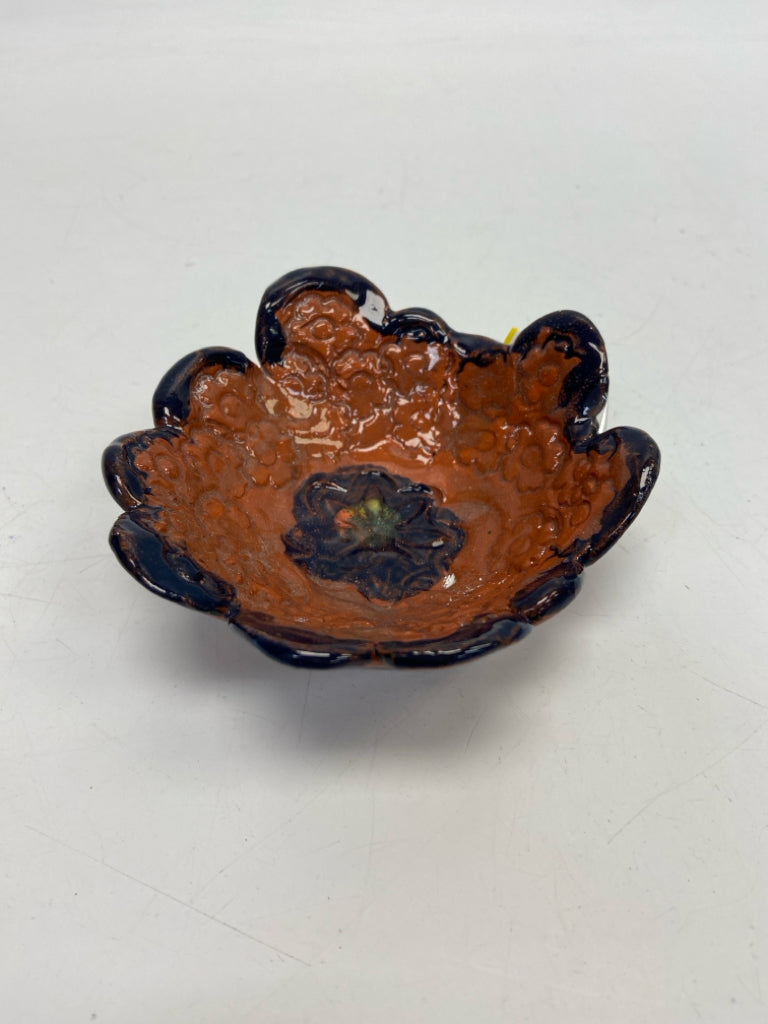 Rust Navy Scalloped Pottery