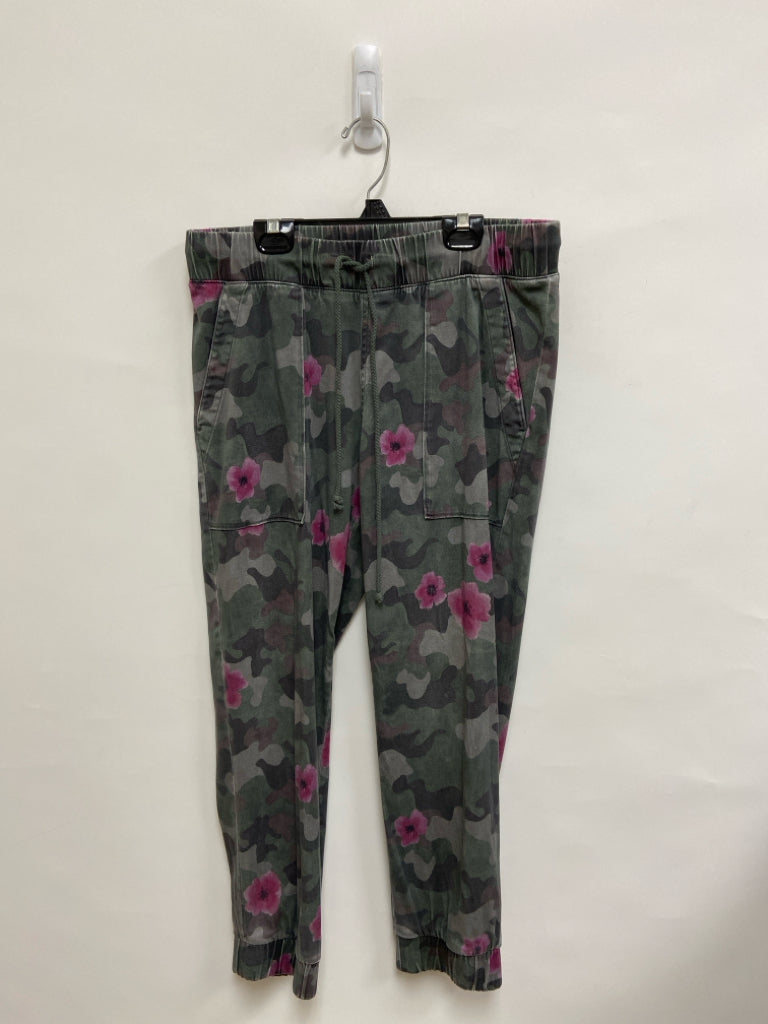 bella dahl Size M Olive Green Purple/Gray Camouflage Ladies Pants