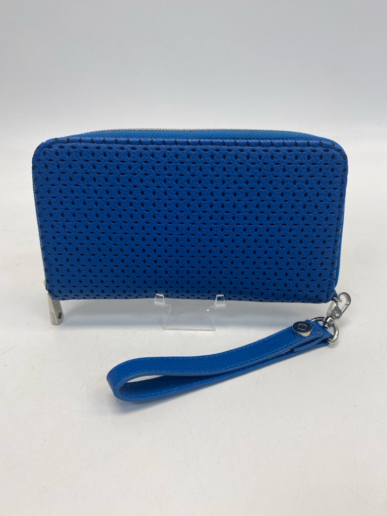 Thirty-One Blue Perforated Wristlet