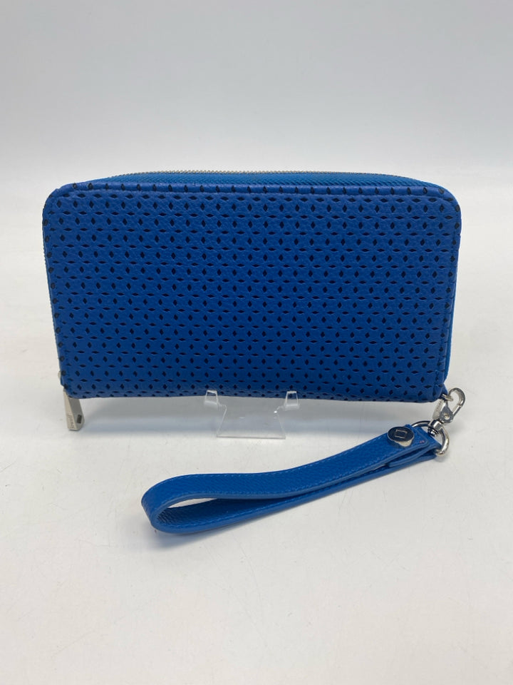Thirty-One Blue Perforated Wristlet