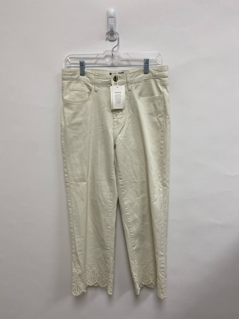 NWT FREE ASSEMBLY Size 6 Cream Cropped Ladies Jeans