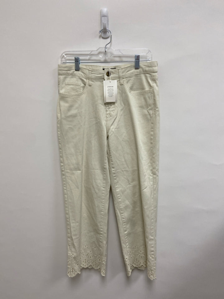 NWT FREE ASSEMBLY Size 6 Cream Cropped Ladies Jeans