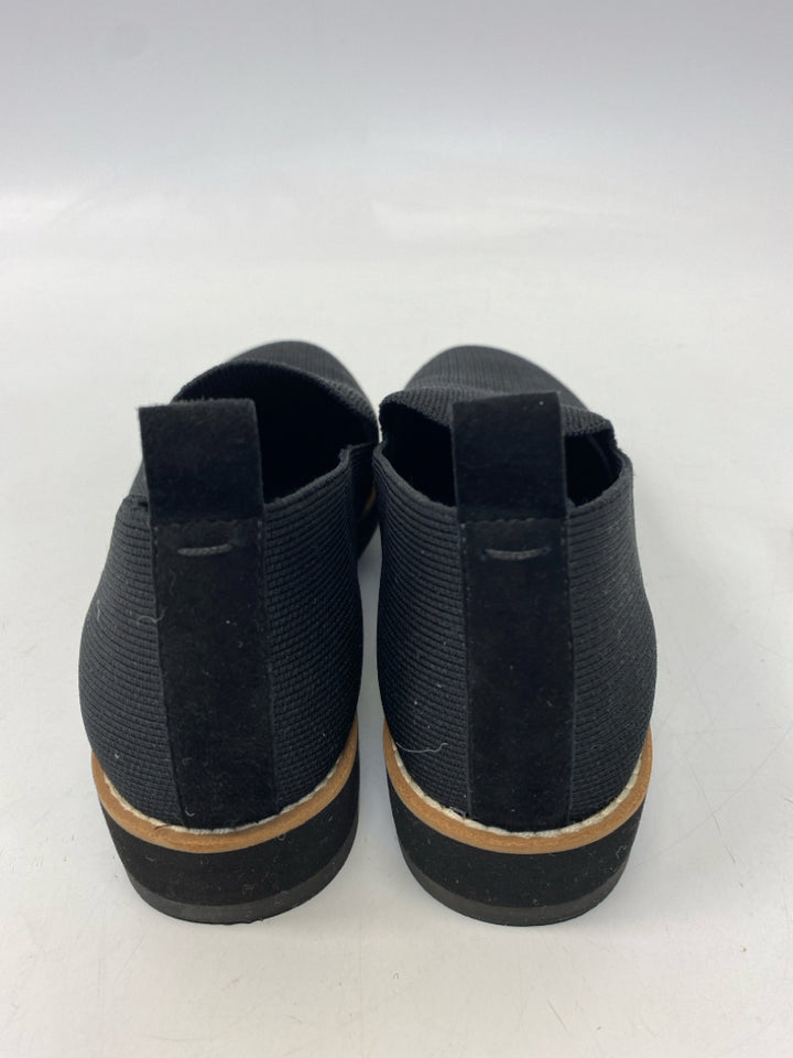Eileen Fisher  Size 8 Black Knit Flats