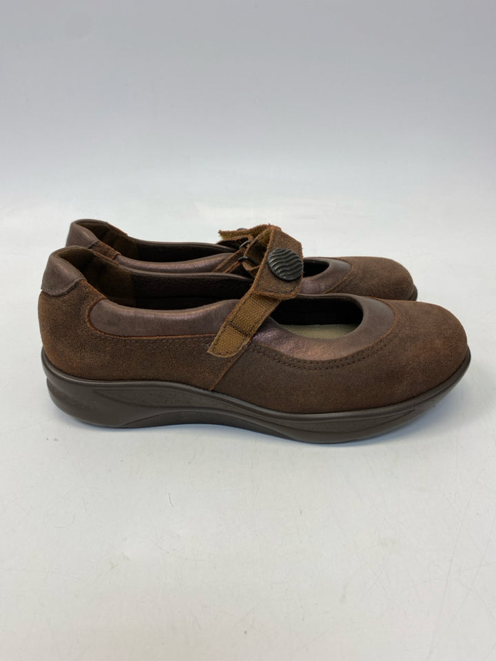 Sas  Size 6.5 Dark Brown Flats