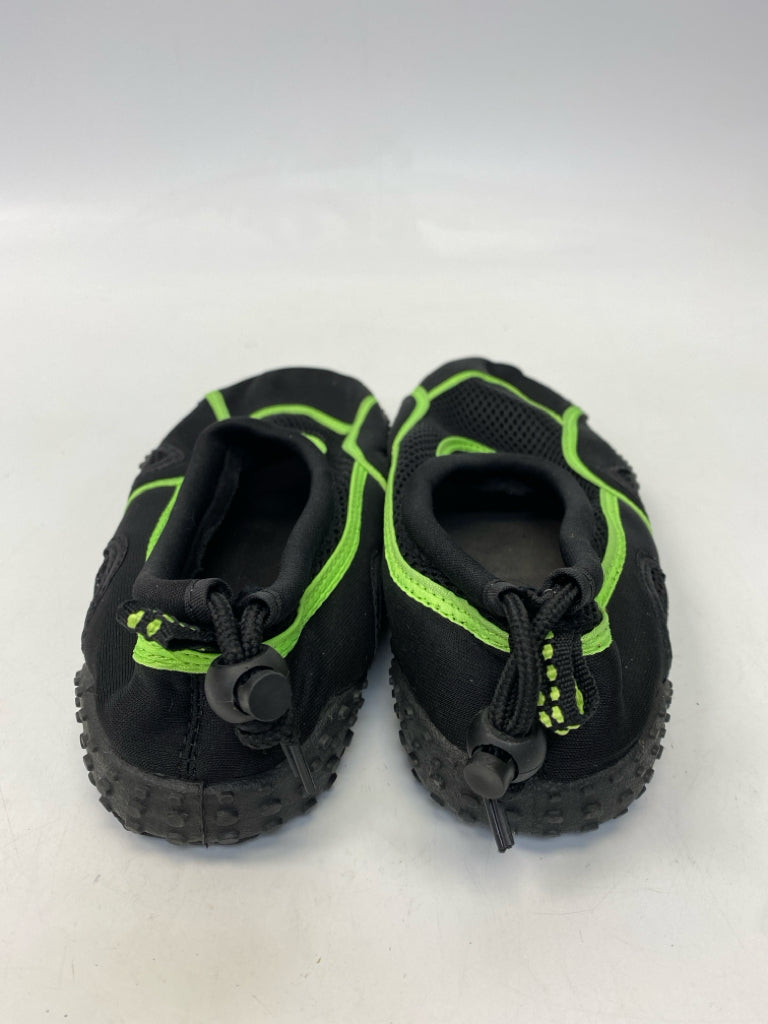 Size 9 Black Neon Green Neoprene Men&