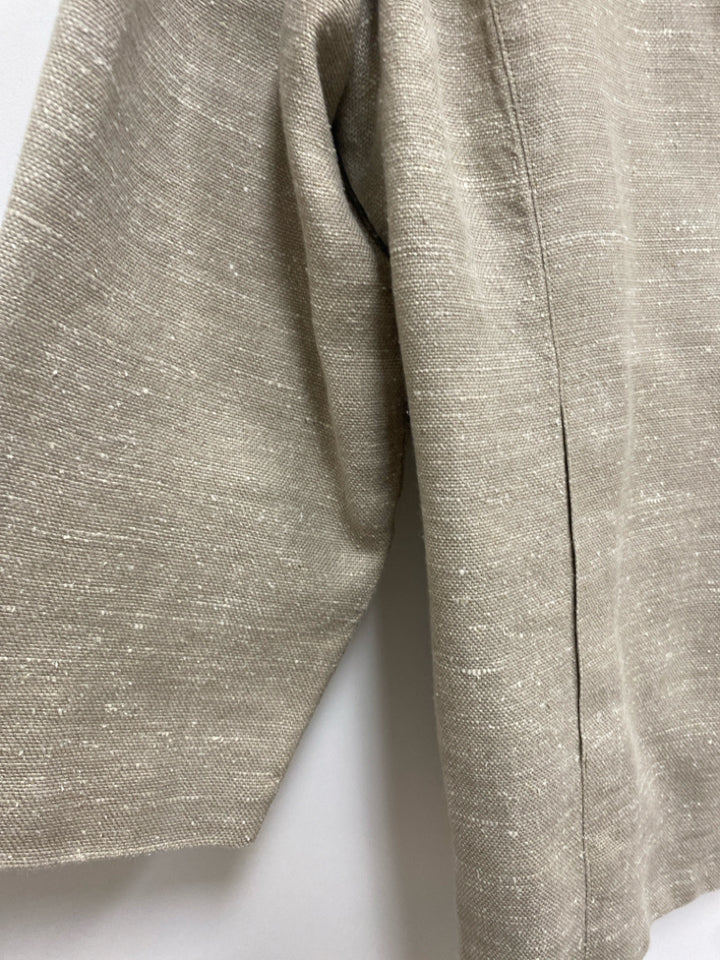 Eileen Fisher  SIZE  1X Beige White Speckles Button Up Plus Size Jacket