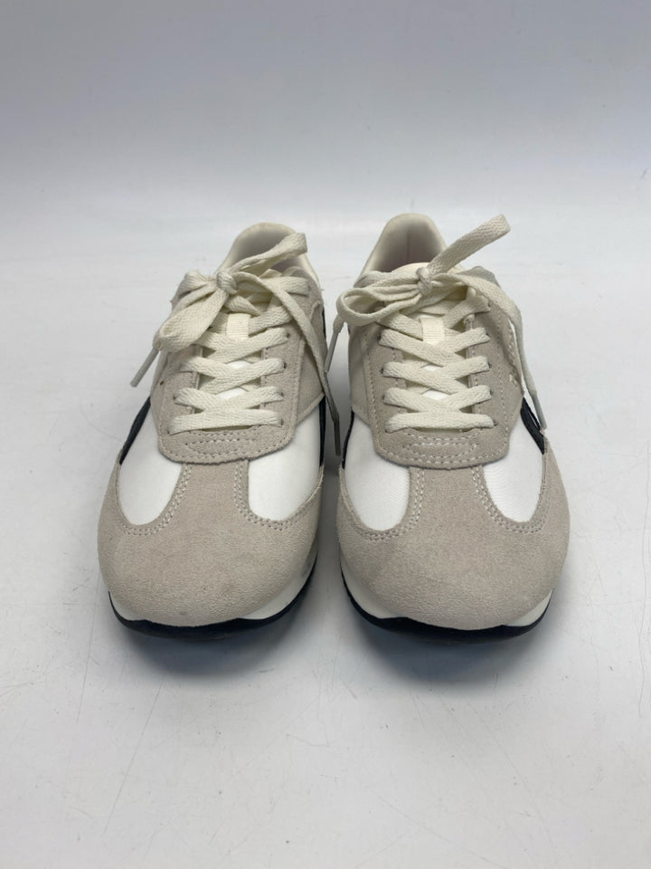 NWOT Reebok  Size 9 Cream/white Sneakers