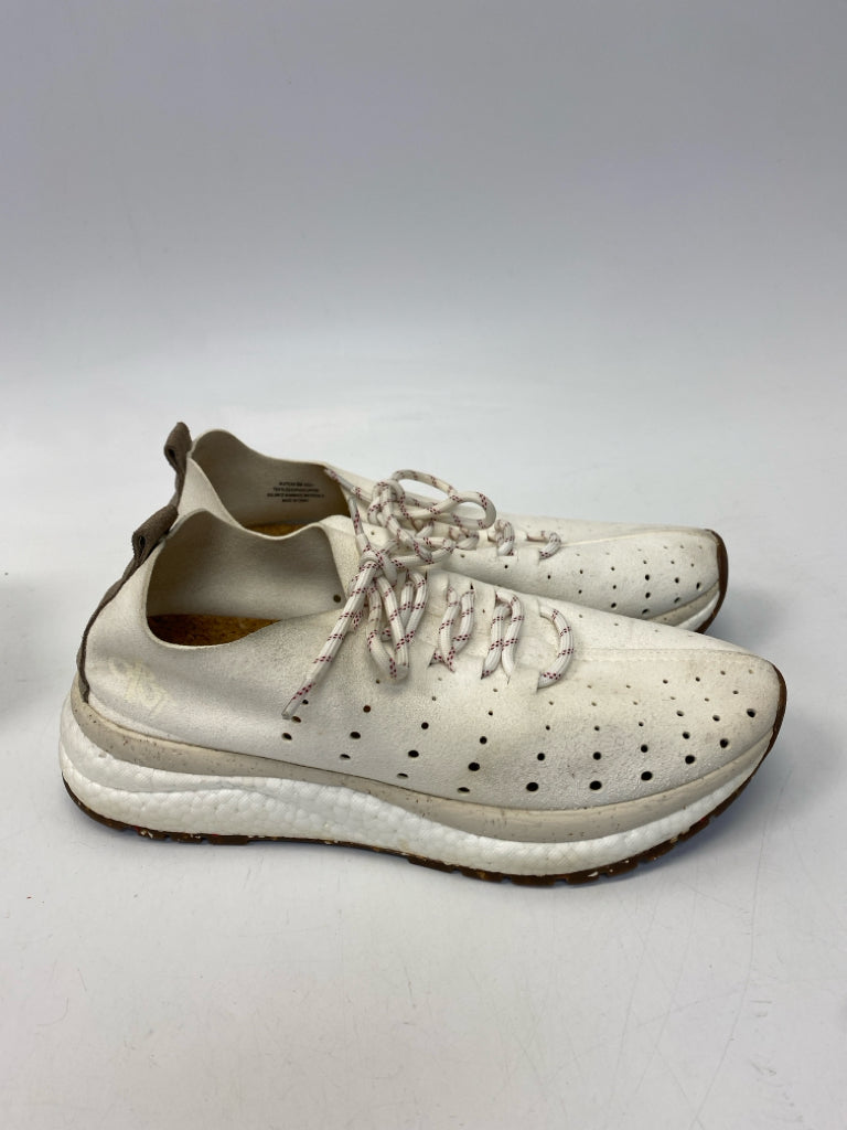 OTBT  Size 8 Cream Lace-up Sneakers