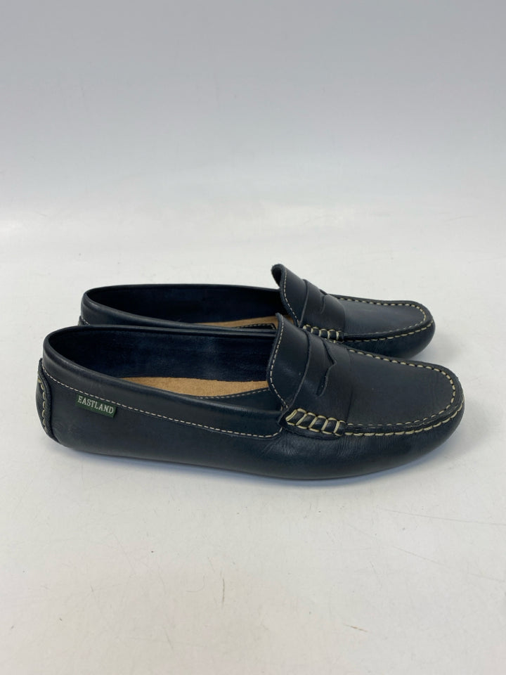 Eastland US Shoe Size 7.5 Navy Flats