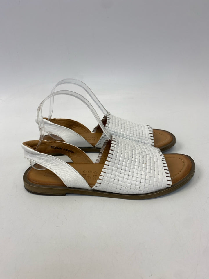 Spring Step  Size 41 White Woven Sandals