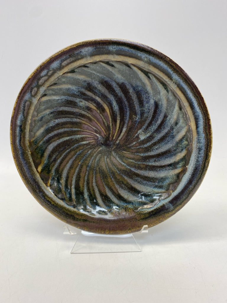 Brown/Black Swirl Pottery