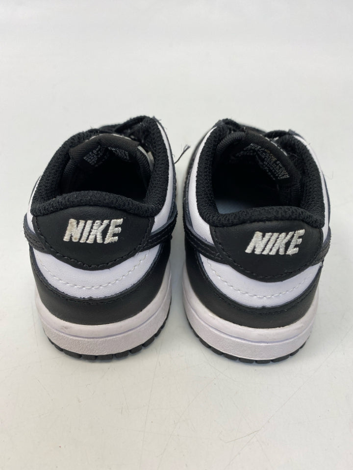 Nike SIZE 6 White Black Boy&