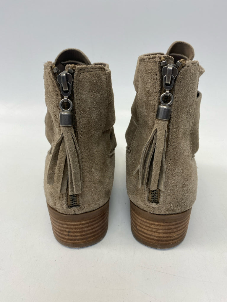 Volatile US Shoe Size 10 Brown Suede Boots