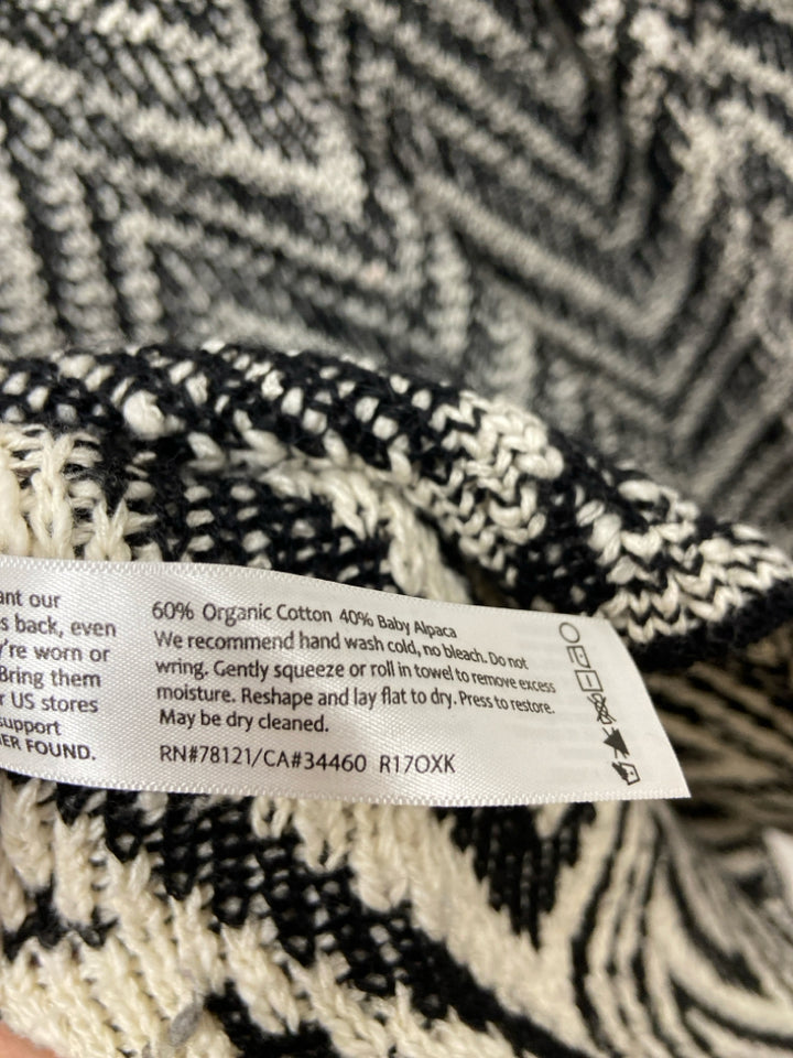 Eileen Fisher Size L Cream/Black Zig Zag Cowl Neck Ladies Sweater