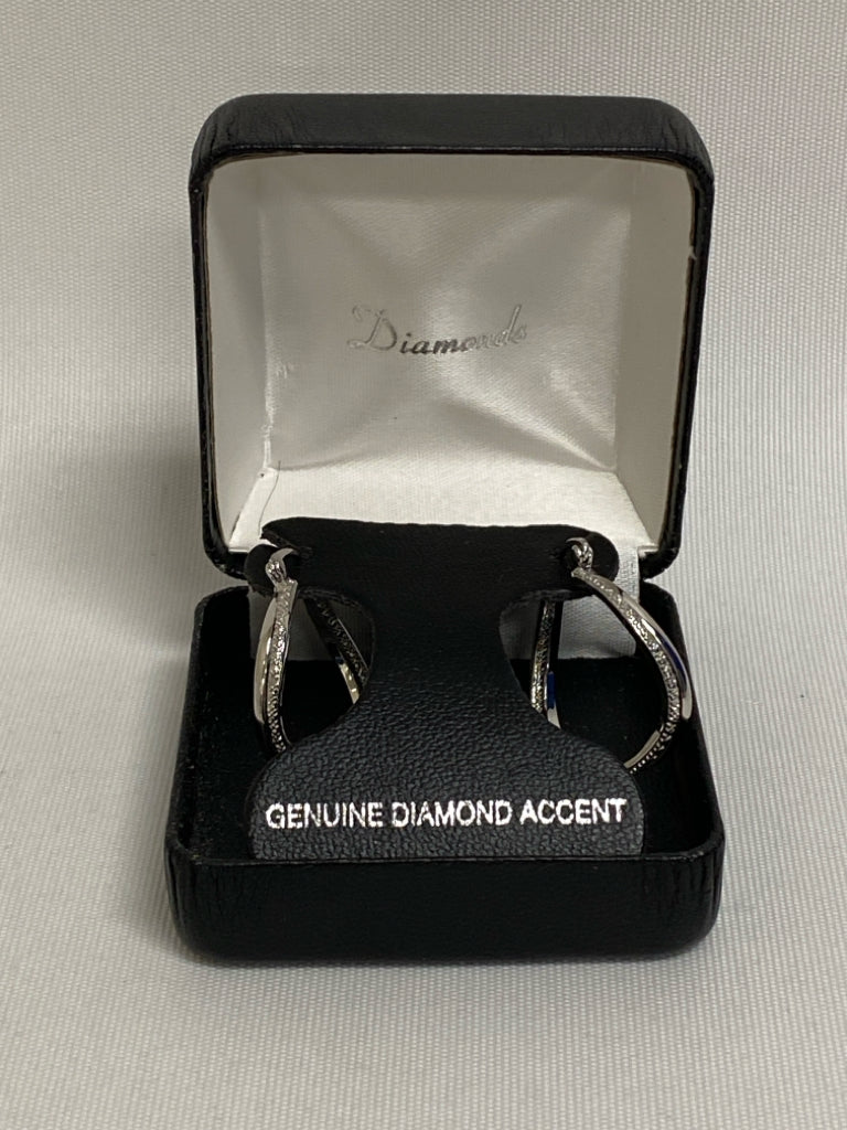 NEW/PKG Silver Color Stones Earrings