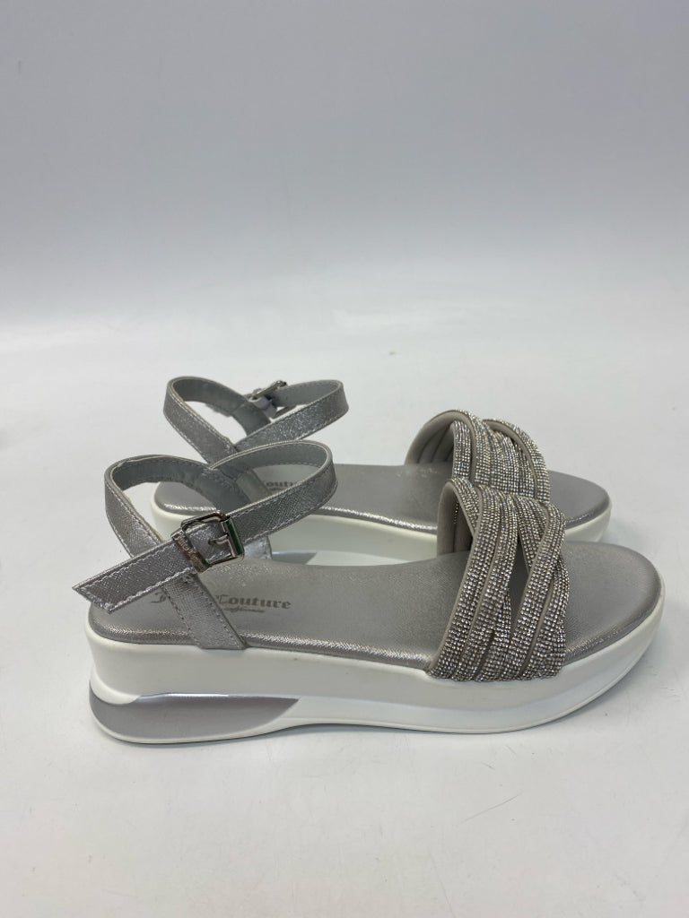 NWOT Juicy Couture  Size 8 Silver Rhinestone(s) Sandals