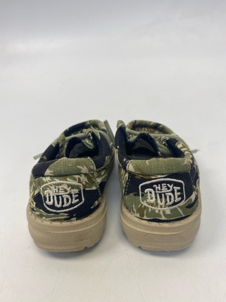 Hey Dude SIZE 5 Black Green/Cream Camouflage Boy&